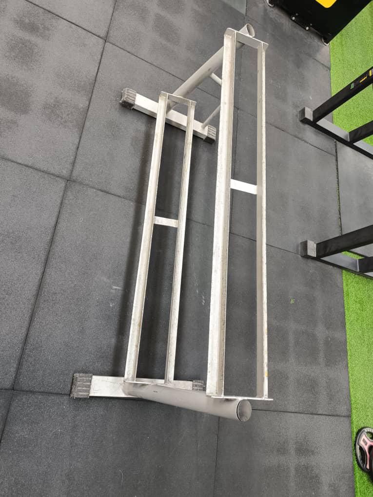 فروش دوعدد رک دمبل|تجهیزات ورزشی|زرقان, |دیوار