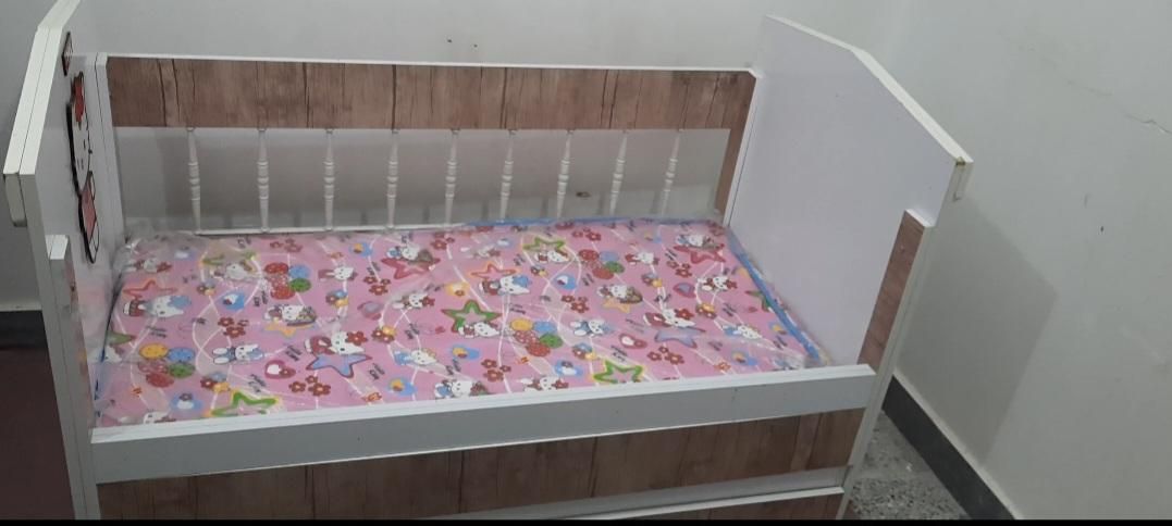 تخت خواب بچگانه دو منظوره|تخت و صندلی بچه|دزفول, |دیوار