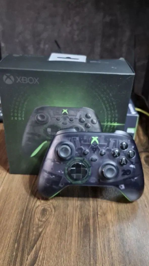 دسته XBOX طرح ویژه ۲۰ سالگی به همراه پایه شارژر|کنسول، بازی ویدئویی و آنلاین|رشت, باهنر|دیوار