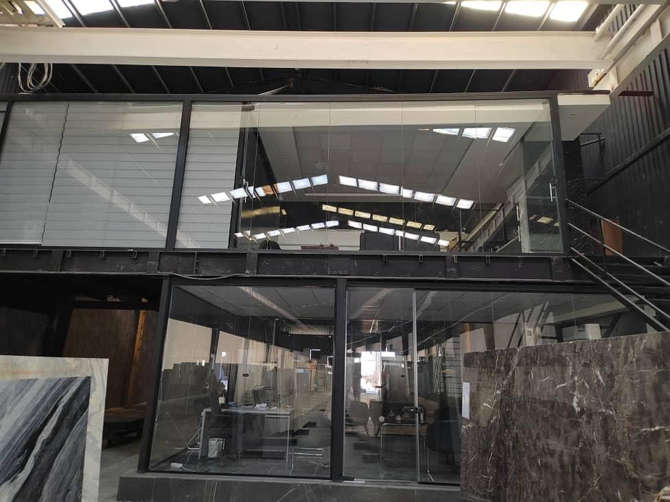 نصب وتعمیر شیشه سکوریت وکرکره برقی|خدمات پیشه و مهارت|شاهین‌شهر, شهرک صنعتی|دیوار