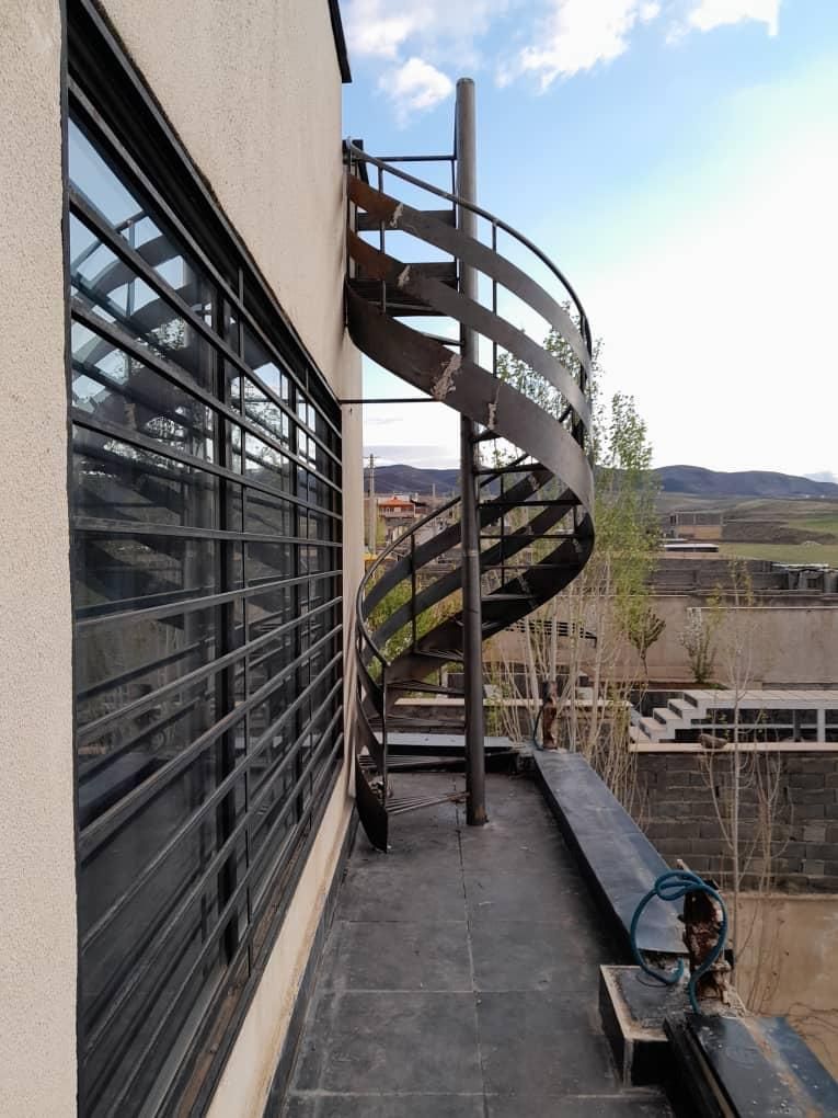 پله پیچ گرد مهور مخفی باکس و پله گرد|خدمات پیشه و مهارت|رودهن, |دیوار