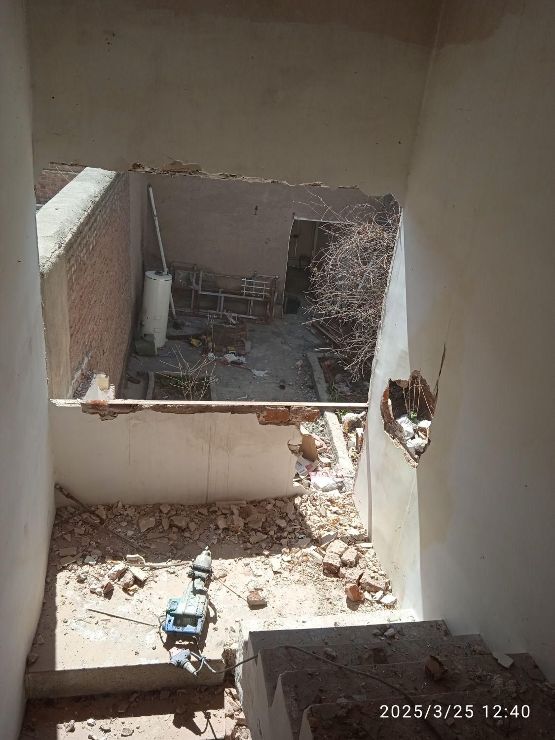 تخریب ساختمان شما انجام میشود|خدمات پیشه و مهارت|مراغه, |دیوار