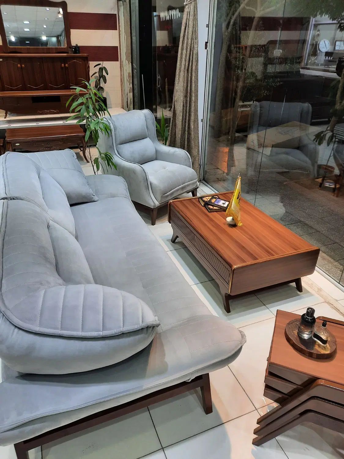 جلو مبلیتو اقساطی بخر...|مبلمان خانگی و میز عسلی|قم, شاه ابراهیم|دیوار