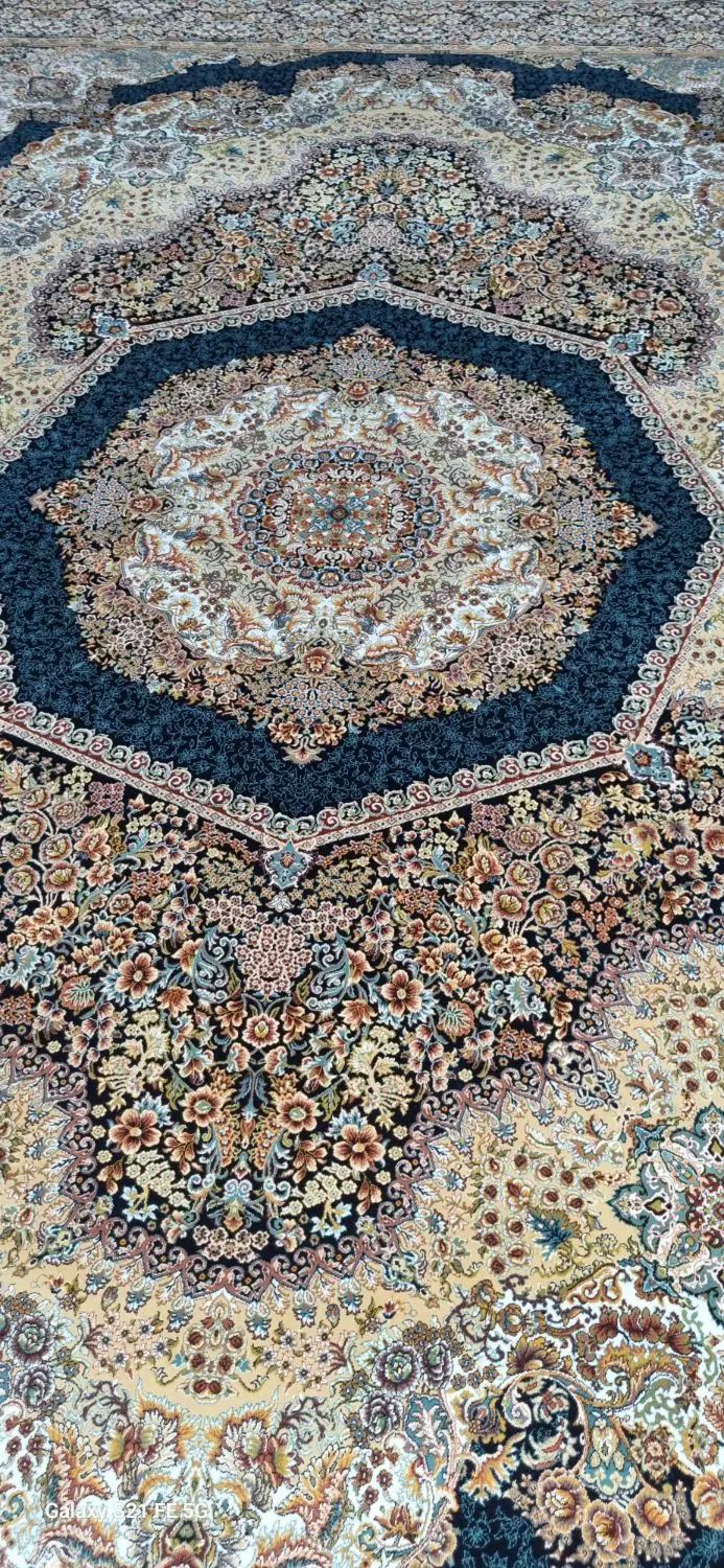 فرش 9متری کارکرده اما زیبا و بی نقص|فرش|رشت, صفاری|دیوار