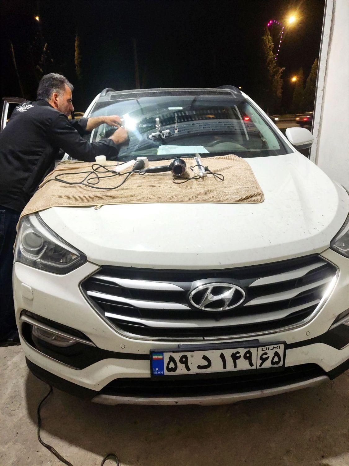 ترمیم ترک،سنگ خوردگی و پولیش شیشه خودروسبک و سنگین|خدمات موتور و ماشین|سیرجان, |دیوار