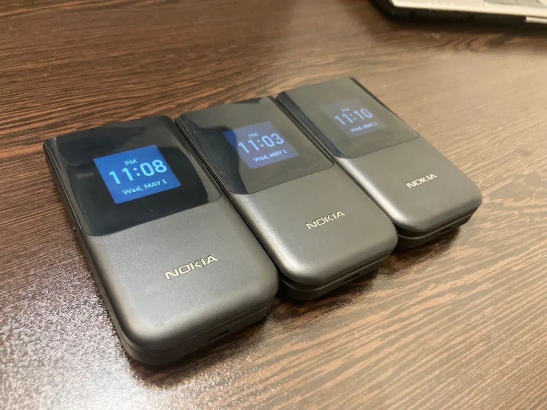 گوشی تاشو نوکیا 2720 اصل ویتنام رجیستر شده Nokia|موبایل|تهران, جنت‌آباد مرکزی|دیوار