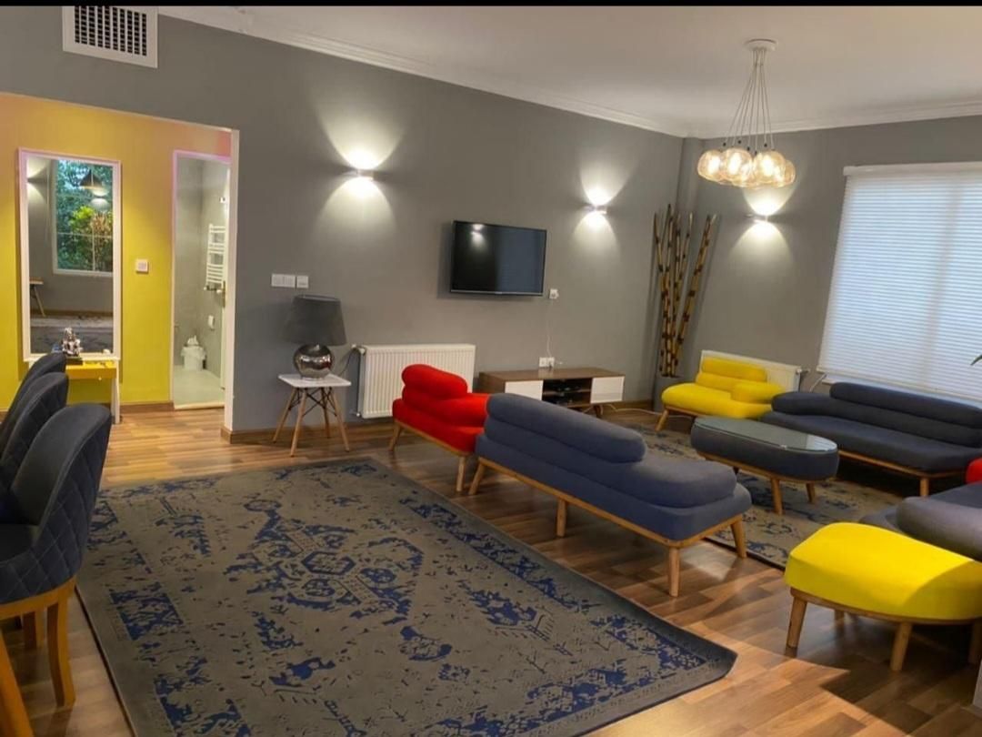 اجاره آپارتمان و سوییت مبله شیک مستقیم از مالک|اجارهٔ کوتاهمدت آپارتمان و سوئیت|تهران, فلسطین (میدان انقلاب)|دیوار