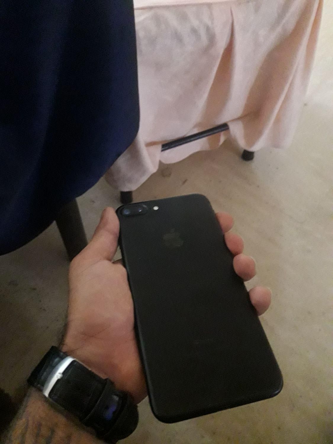 اپل iPhone 7 Plus با حافظهٔ ۳۲ گیگابایت|موبایل|بندرعباس, |دیوار