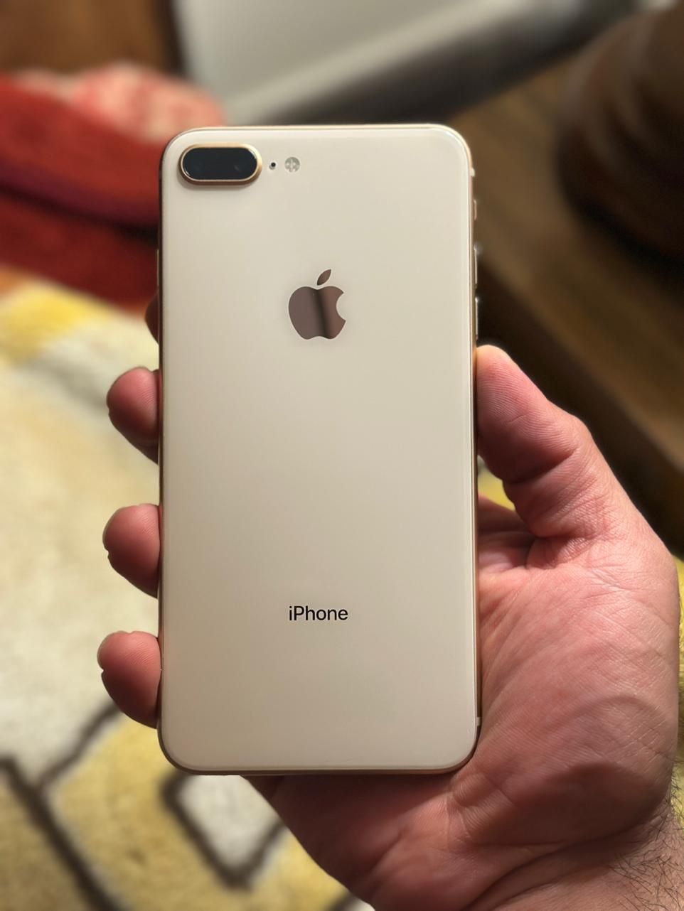 اپل iPhone 8 Plus با حافظهٔ ۶۴ گیگابایت|موبایل|اصفهان, خانه اصفهان|دیوار