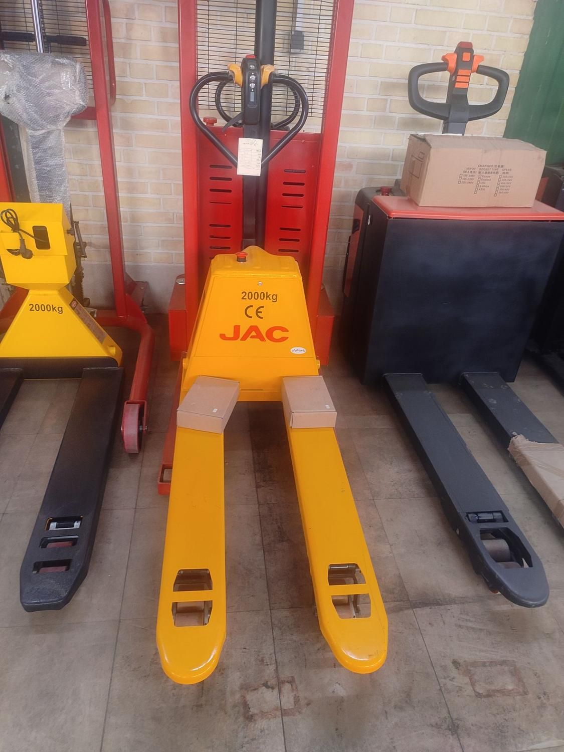 جک پالت پمپ بازشو لیفتراک|خودرو سنگین|بیرجند, |دیوار