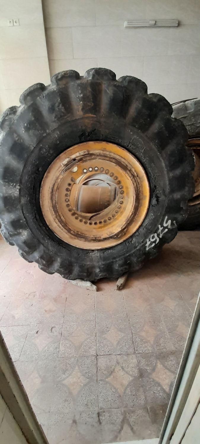 تعمیروفروش لاستیک لودر|ماشینآلات صنعتی|خمینیشهر, |دیوار