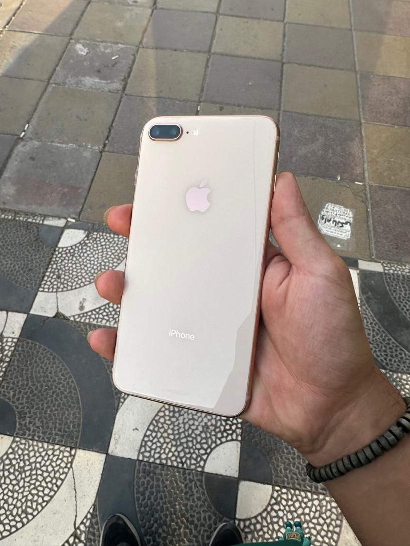اپل iPhone 8 Plus با حافظهٔ ۶۴ گیگابایت|موبایل|کرج, درختی|دیوار