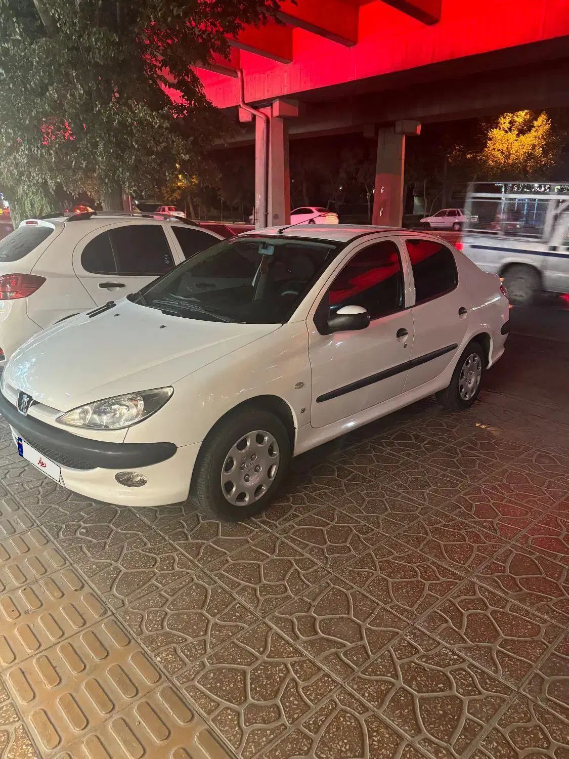 206صندوقدار v8|خودرو سواری و وانت|اصفهان, آفاران|دیوار