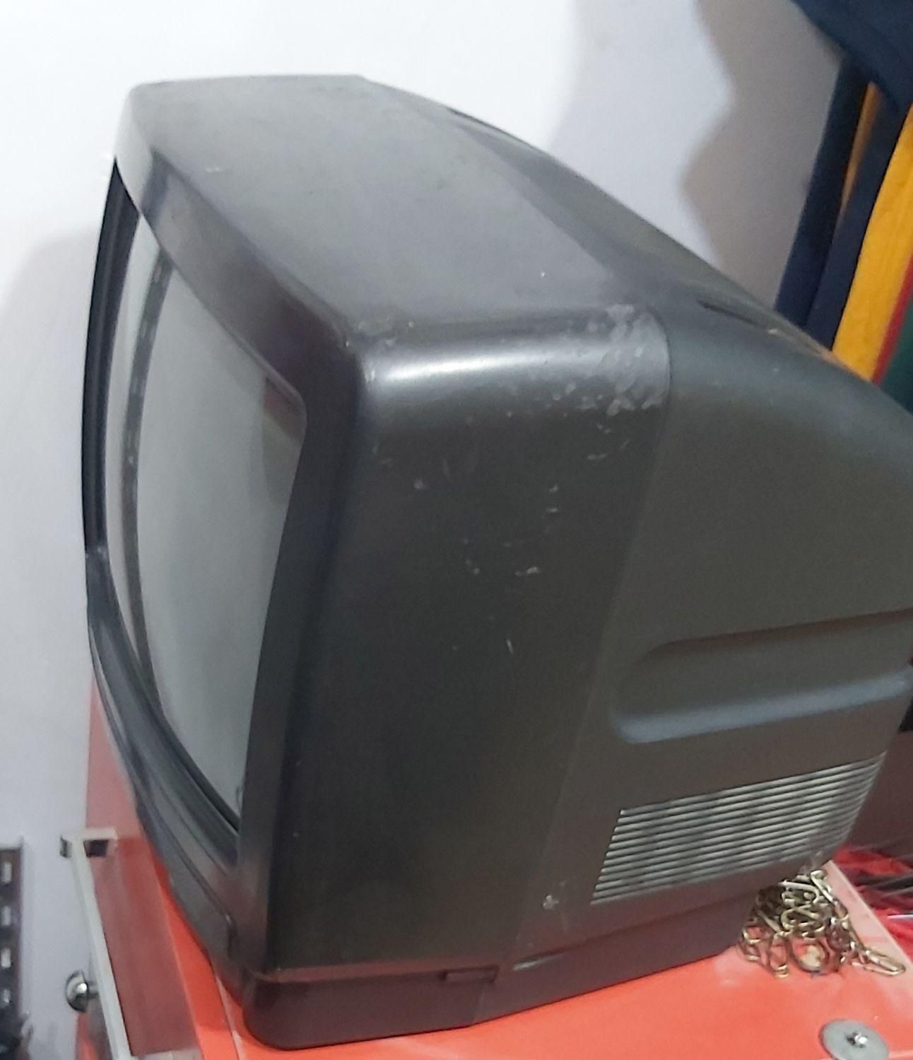 تلویزیون ۱۴ اینچ|تلویزیون و پروژکتور|ایلام, |دیوار