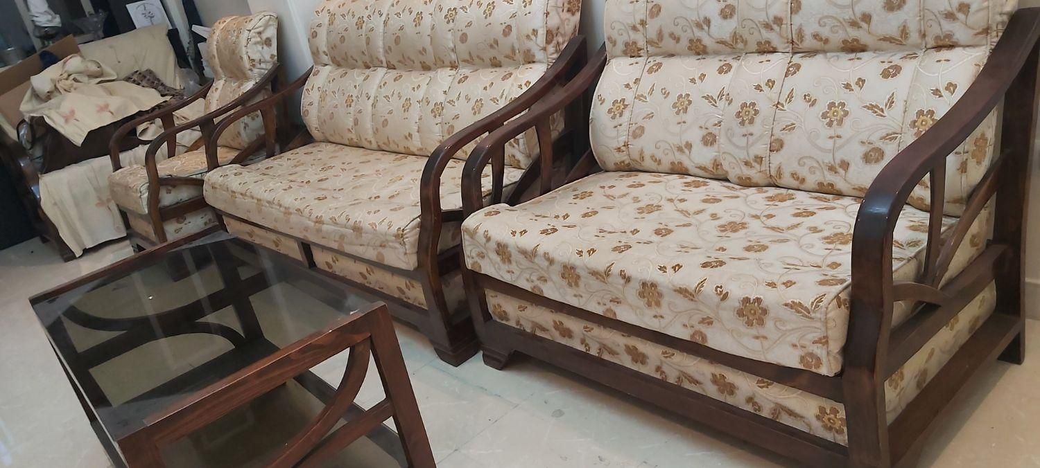 مبلمان ۹ نفره همراه میز جلو مبلی|مبلمان خانگی و میز عسلی|تهران, دانشگاه علم و صنعت|دیوار