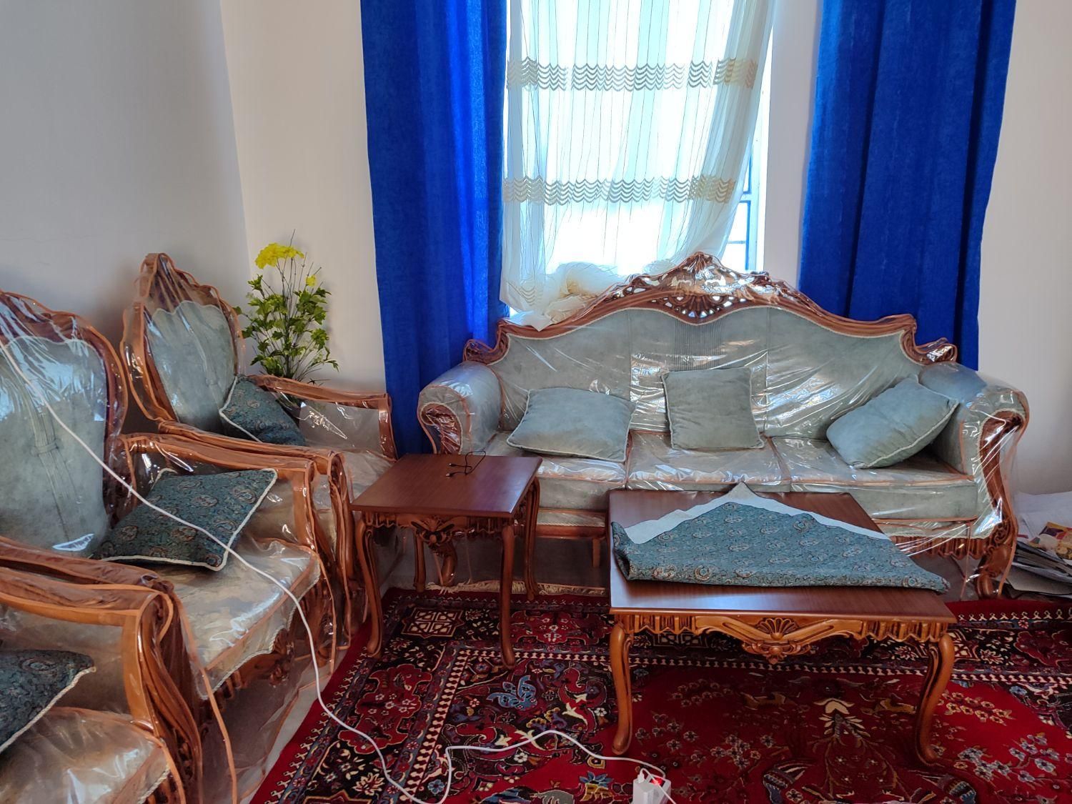 مبل سلطنتی درجه یک|مبلمان خانگی و میز عسلی|تهران, حصارک|دیوار