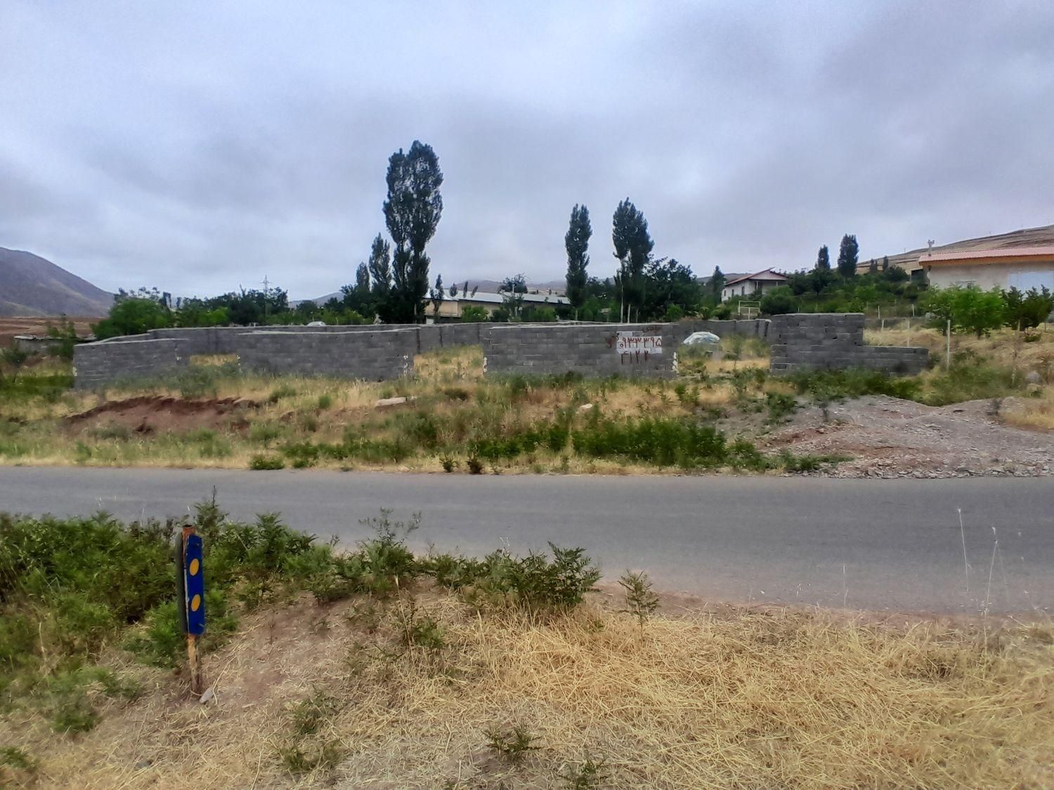 چهاردیواری مسکونی سندالموت دریاچه اوان قابل معاوضه|فروش زمین و ملک کلنگی|تهران, ارم|دیوار