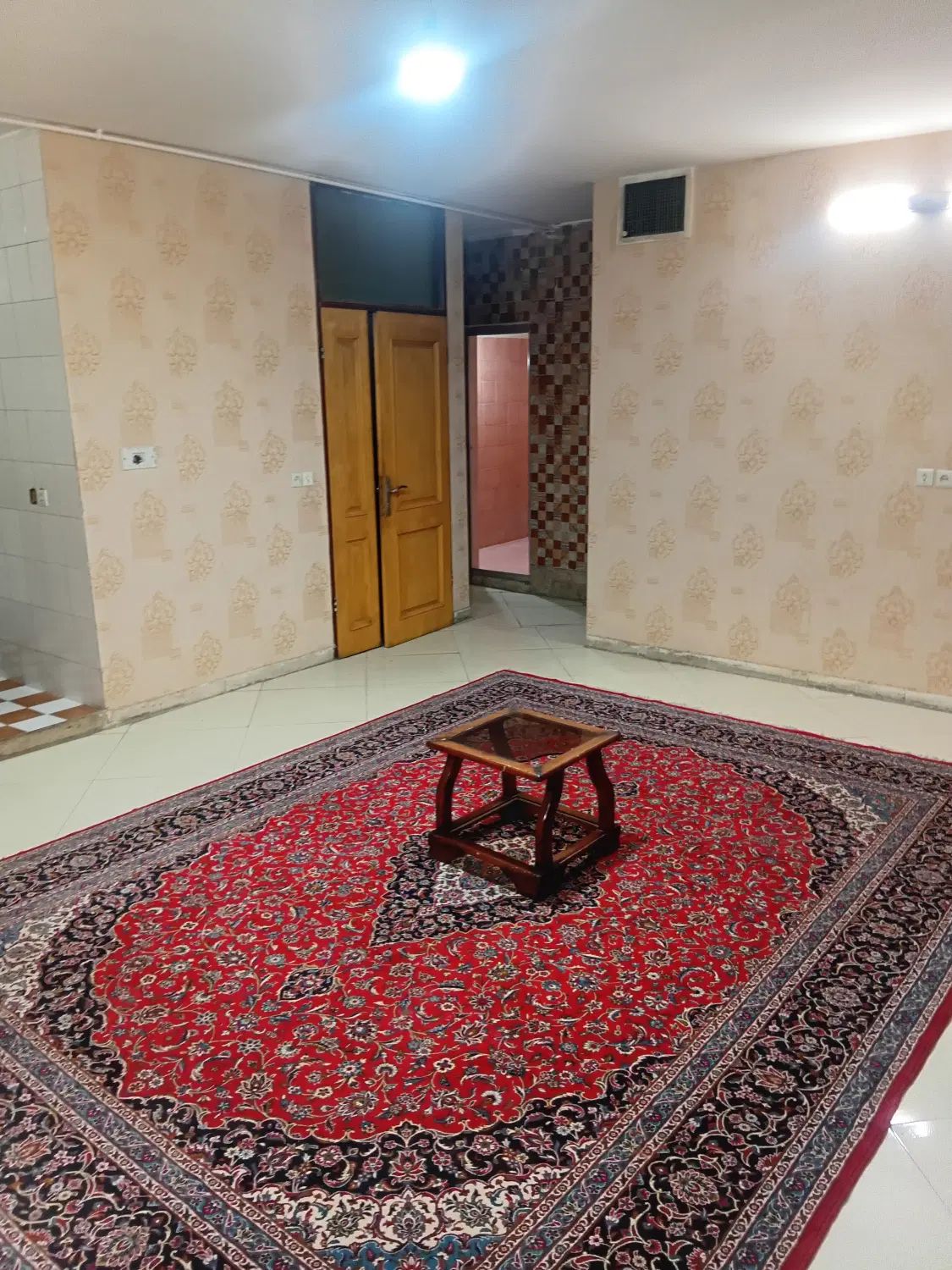سوئیت مبله روزانه با تمام امکانات و درب مجزا|اجارهٔ کوتاه‌مدت آپارتمان و سوئیت|اصفهان, کلمان|دیوار