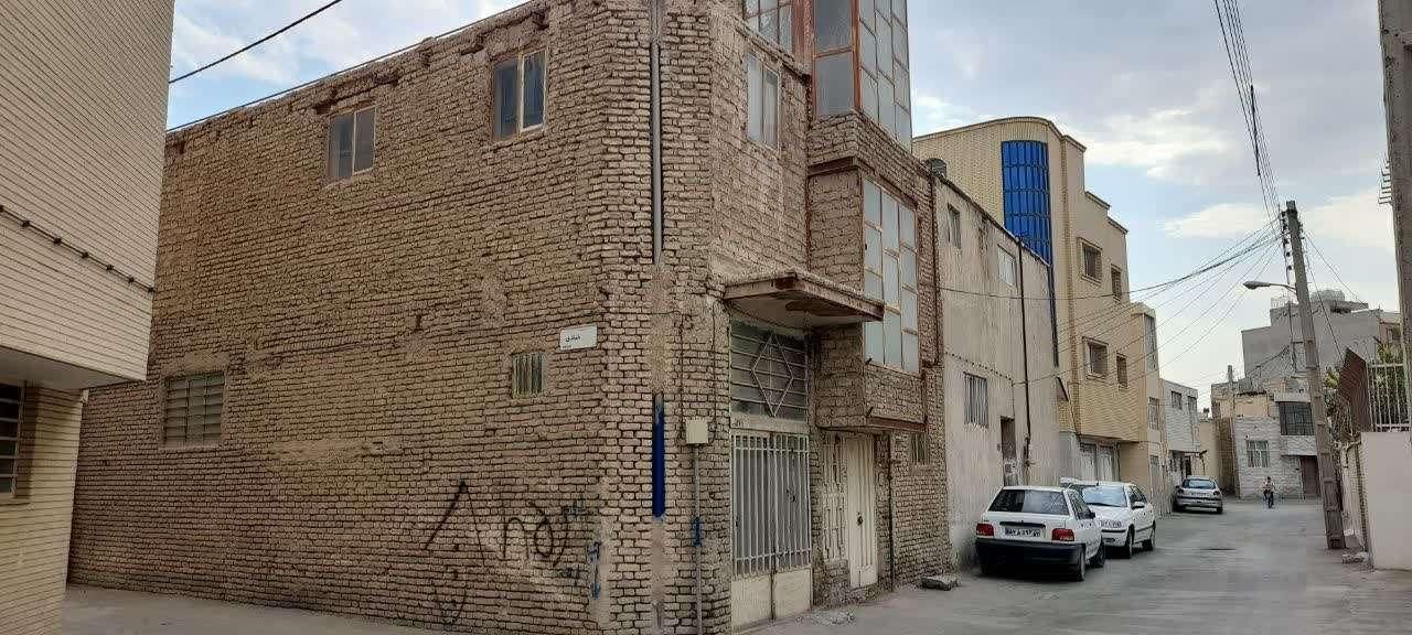 خانه ویلایی|فروش خانه و ویلا|اصفهان, فروردین|دیوار