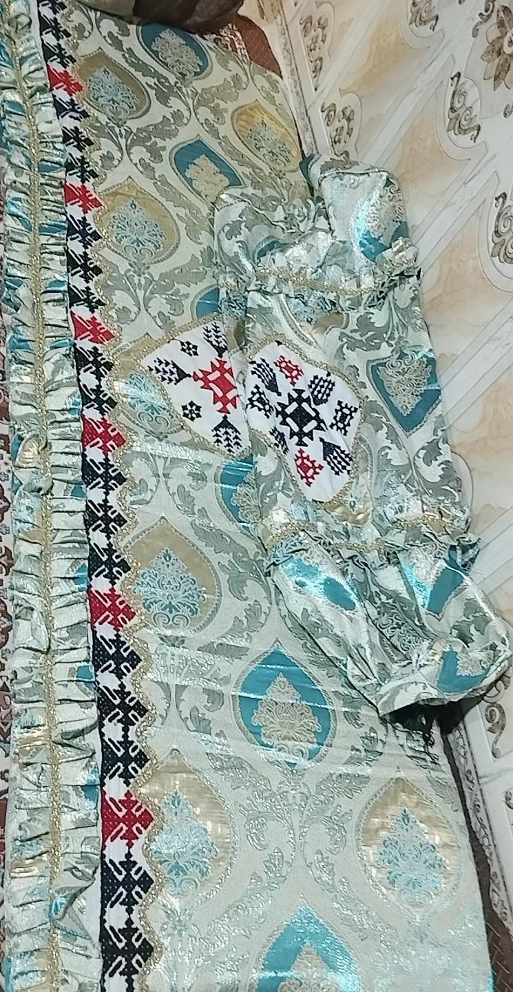 پوش بالشت|رختخواب، بالش، پتو|خاش, |دیوار