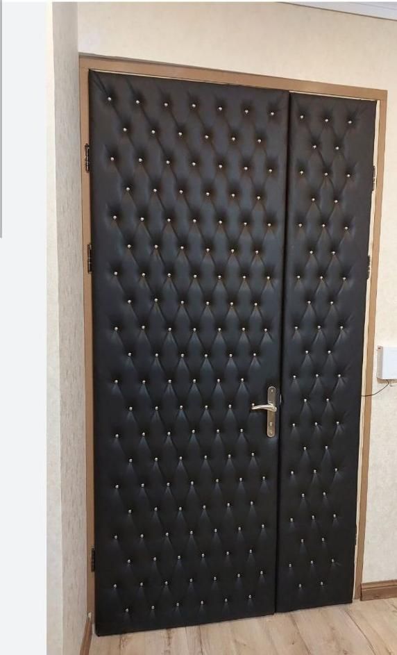 لمسه کوبی و صدا گیری (آکوستیک) درب چوبی و دیوار ،|خدمات پیشه و مهارت|همدان, |دیوار