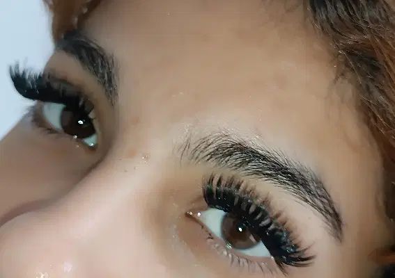 کاشت مژه/ناخن با تجربه کاری و بهترین متریال|خدمات آرایشگری و زیبایی|رشت, لاکانی|دیوار