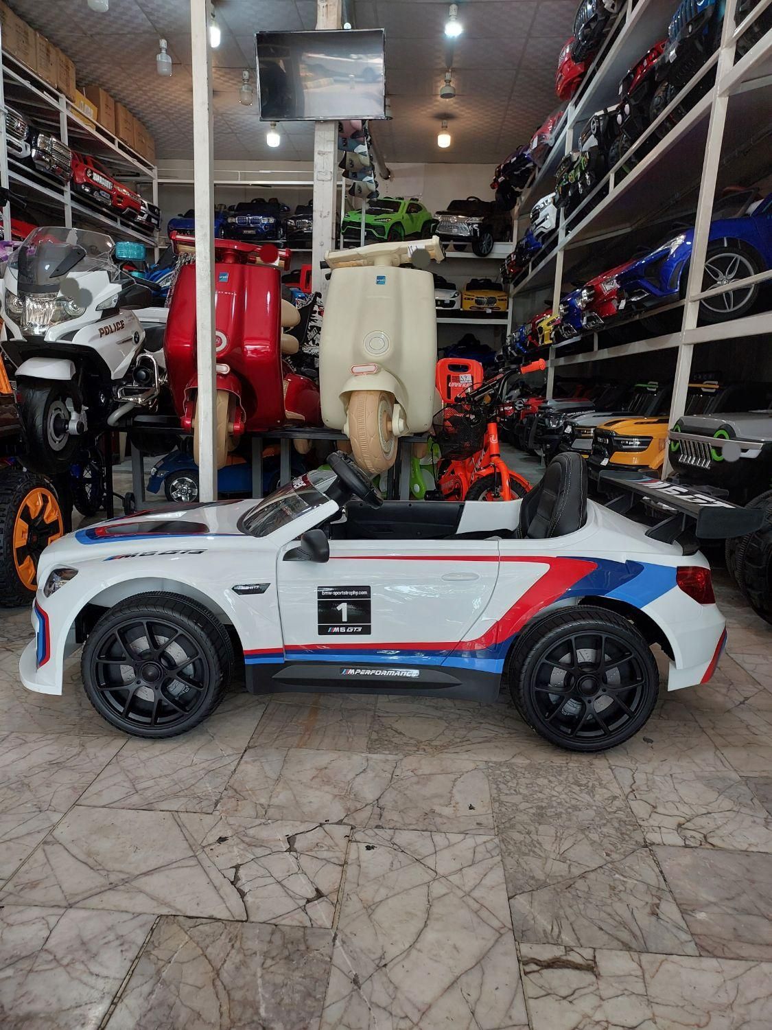 ماشین شارژی بی ام و m6 لایسنس بی ام و آلمان|اسباب‌بازی بچه|مشهد, مصلی (کارمندان اول)|دیوار