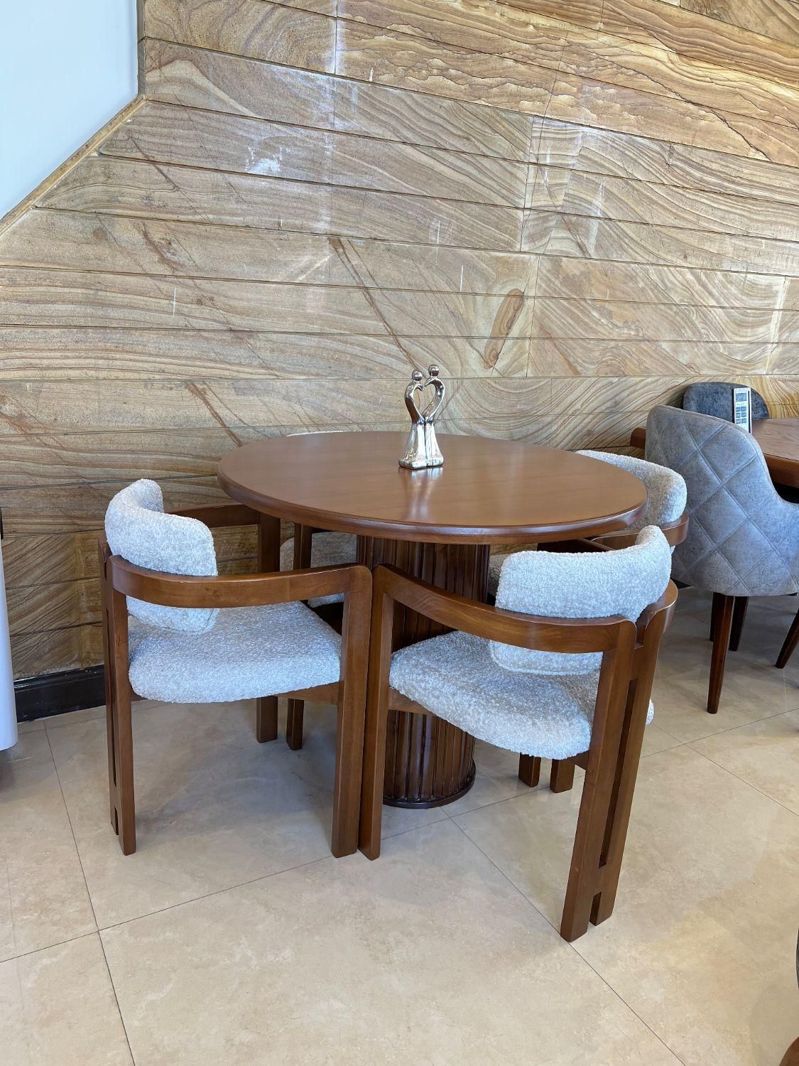 غذاخوری شنل-سرای آرا|میز و صندلی غذاخوری|یزد, |دیوار