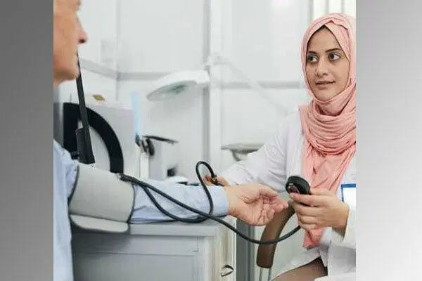 استخدام پرستار و مراقبو همراه سالمندوکودک درمنزل|استخدام درمانی، زیبایی، بهداشتی|تهران, امیرآباد|دیوار