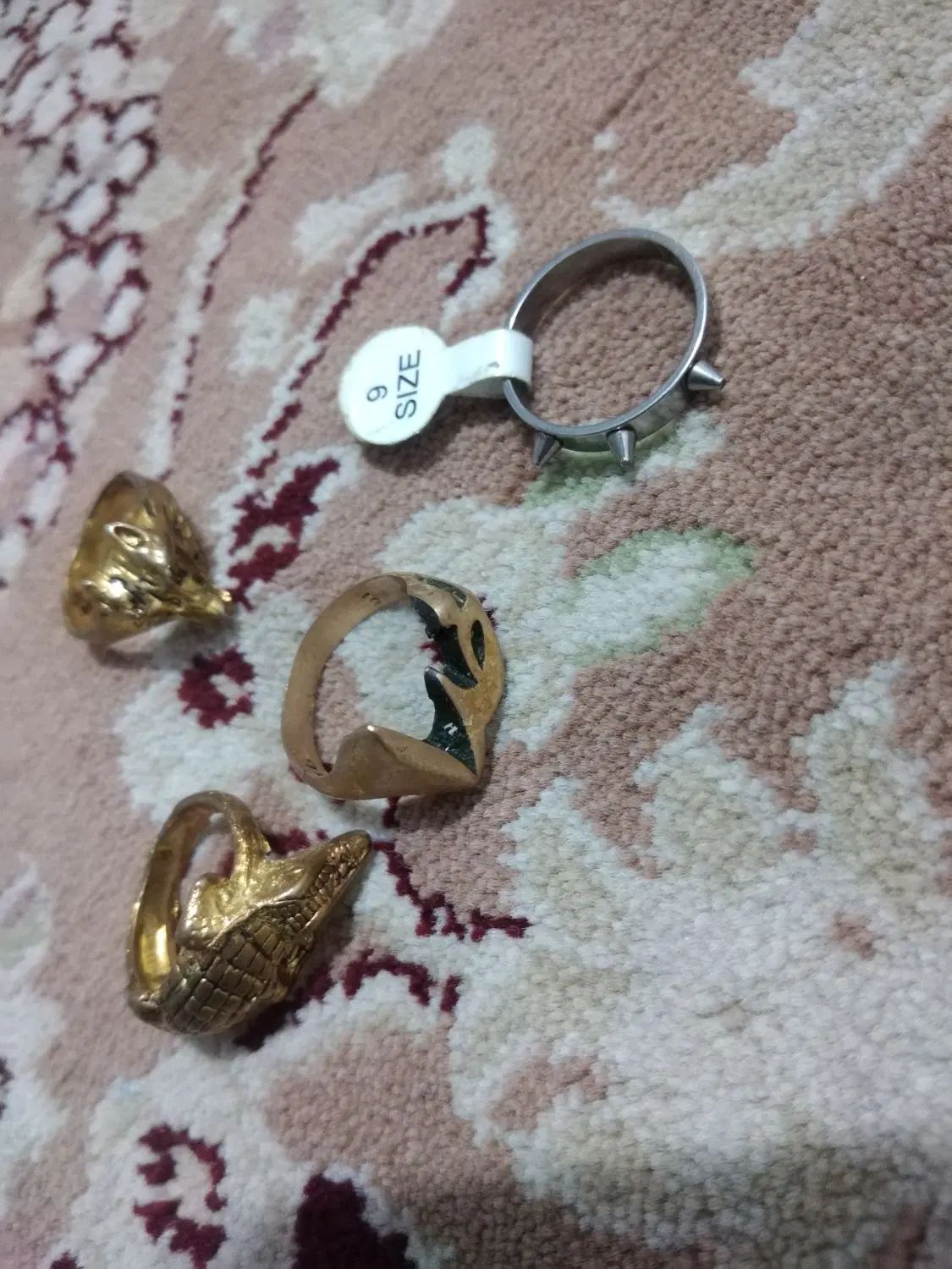 چند تا گردنبند و انگشتر نونو معاوضه با پرنده|بدلیجات|قائن, |دیوار