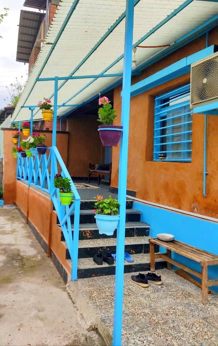 کلبه جنگلی روستای جوارم.|اجارهٔ کوتاه‌مدت آپارتمان و سوئیت|زیرآب, |دیوار