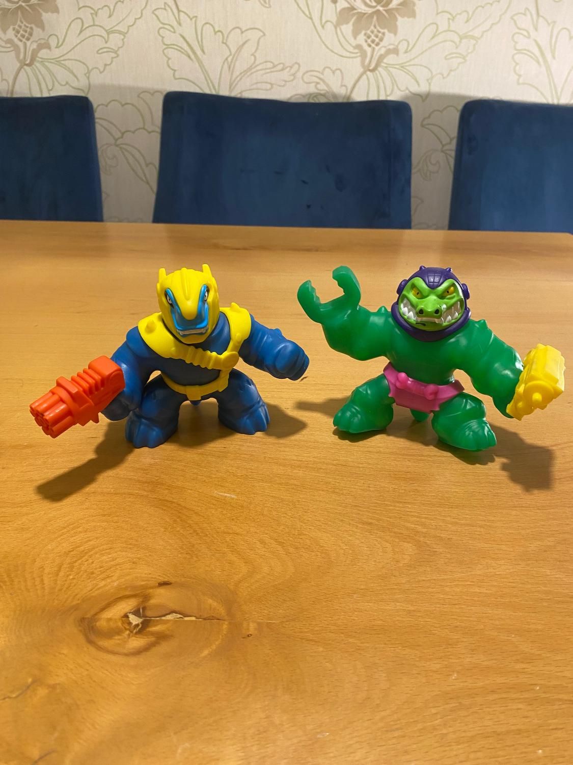 شخصیتهای Goo jit Zu و ست بازی bakugan|اسباب‌‌بازی|تهران, قیطریه|دیوار