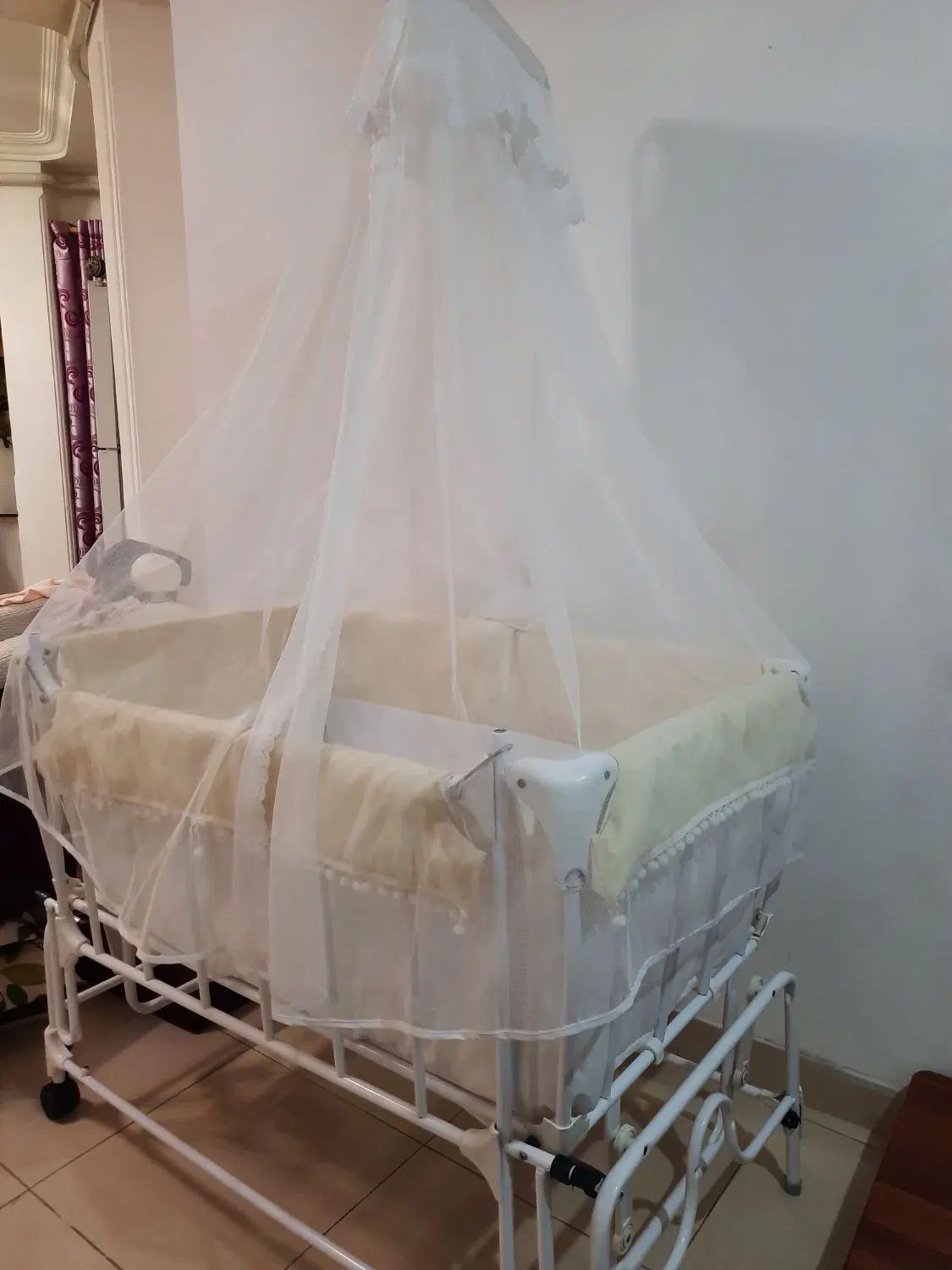 تخت و گهواره کنار تخت مادر ثابت و متحرک|تخت و صندلی بچه|رشت, نامجو|دیوار