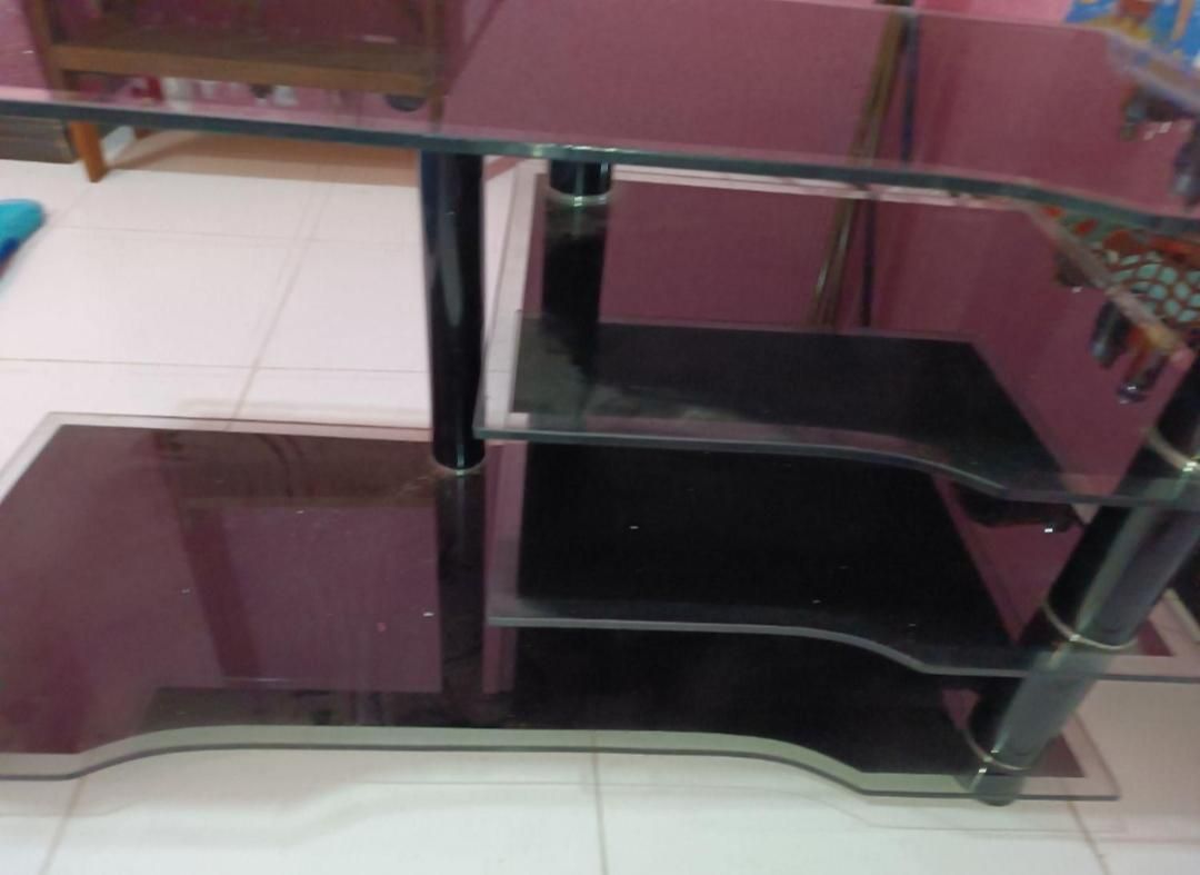میز تلوزیون شیشه ای|میز تلویزیون|شاهینشهر, سعدی شمالی|دیوار