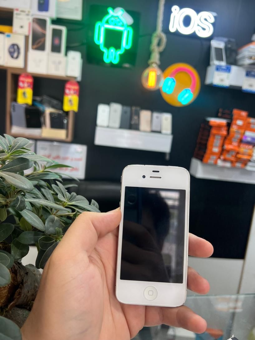 اپل iPhone 4 با حافظهٔ ۳۲ گیگابایت|موبایل|کرج, گوهردشت|دیوار