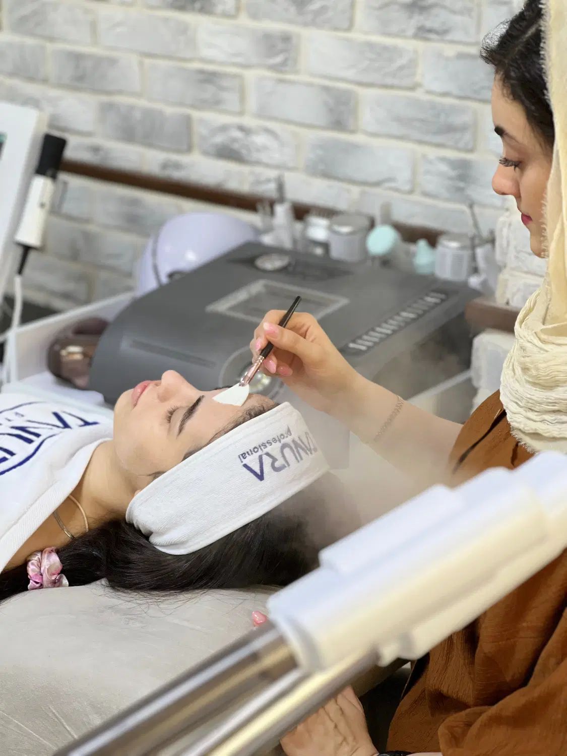 پاکسازی و فیشال پوست تخصصی بانوان رشت|خدمات آرایشگری و زیبایی|رشت, گلباغ نماز|دیوار