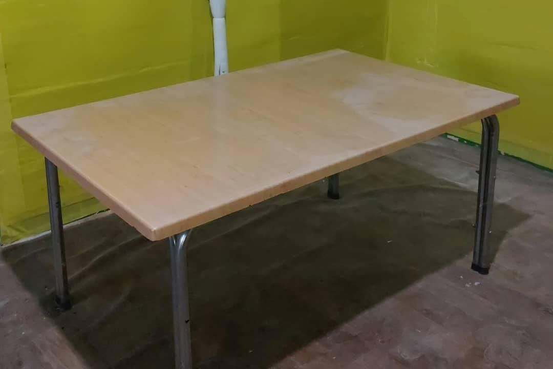 میز فایبرگلاس|میز و صندلی غذاخوری|شاهین‌شهر, فردوسی|دیوار