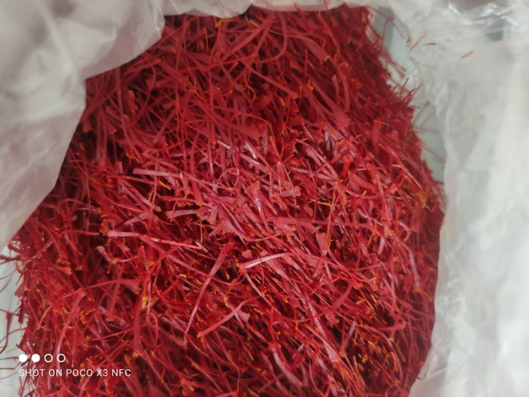 زرشک پفکی و خشکبار به قیمت عمده فروشی|خوردنی و آشامیدنی|اصفهان, پروین|دیوار