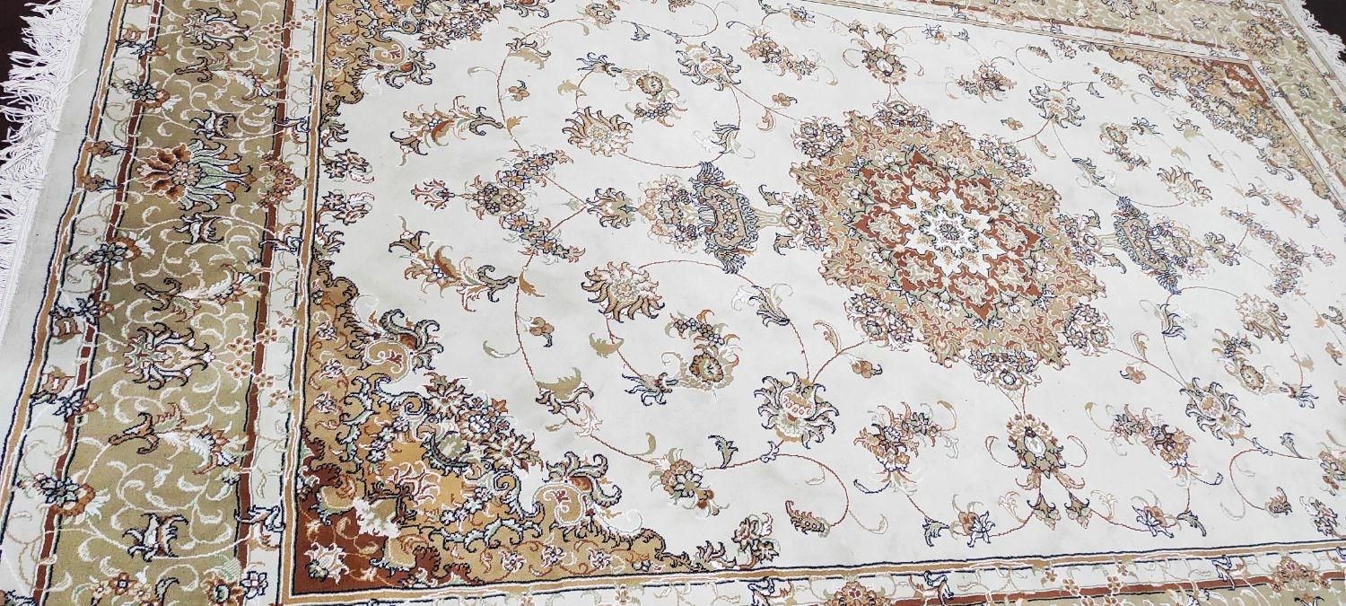 یک عدد فرش مشهد ماشینی 6 متری|فرش|شیراز, قلعه شاهزاده بیگم|دیوار