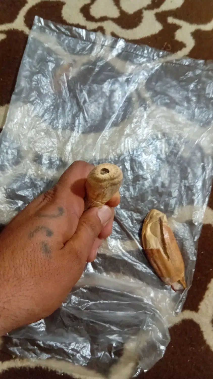دوعدد مهره گبری ویک عدد سنگ نقش نگاری خط میخی|کلکسیون اشیاء عتیقه|خمینی‌شهر, |دیوار
