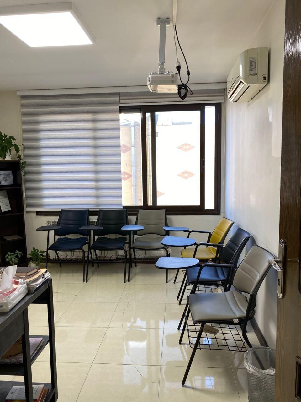 اجاره کلاس مبله|اجارهٔ کوتاه‌مدت دفتر کار و فضای آموزشی|اصفهان, بهار آزادی|دیوار