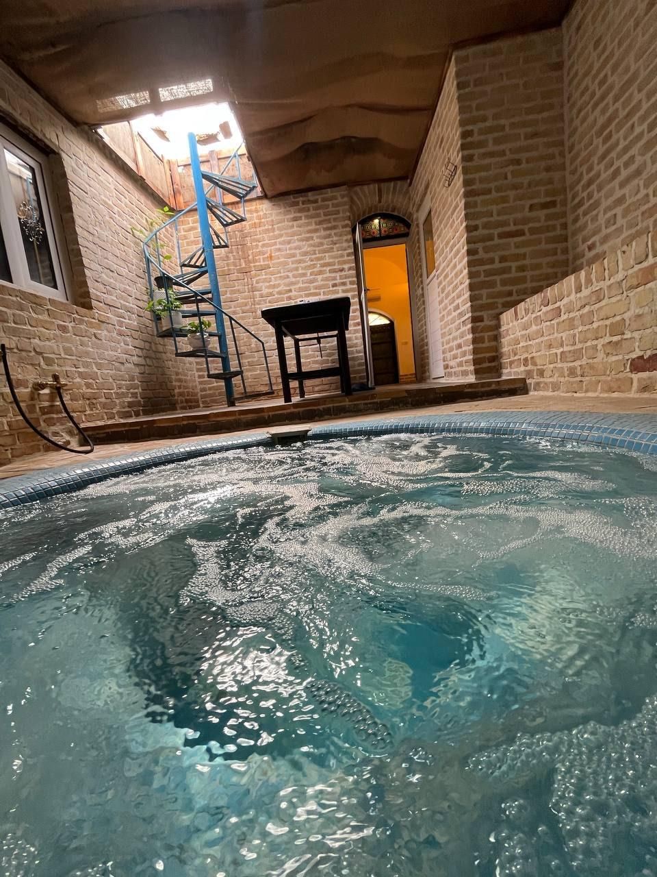 سوئیت فول امکانات با جکوزی اختصاصی|اجارهٔ کوتاهمدت آپارتمان و سوئیت|گرمسار, |دیوار