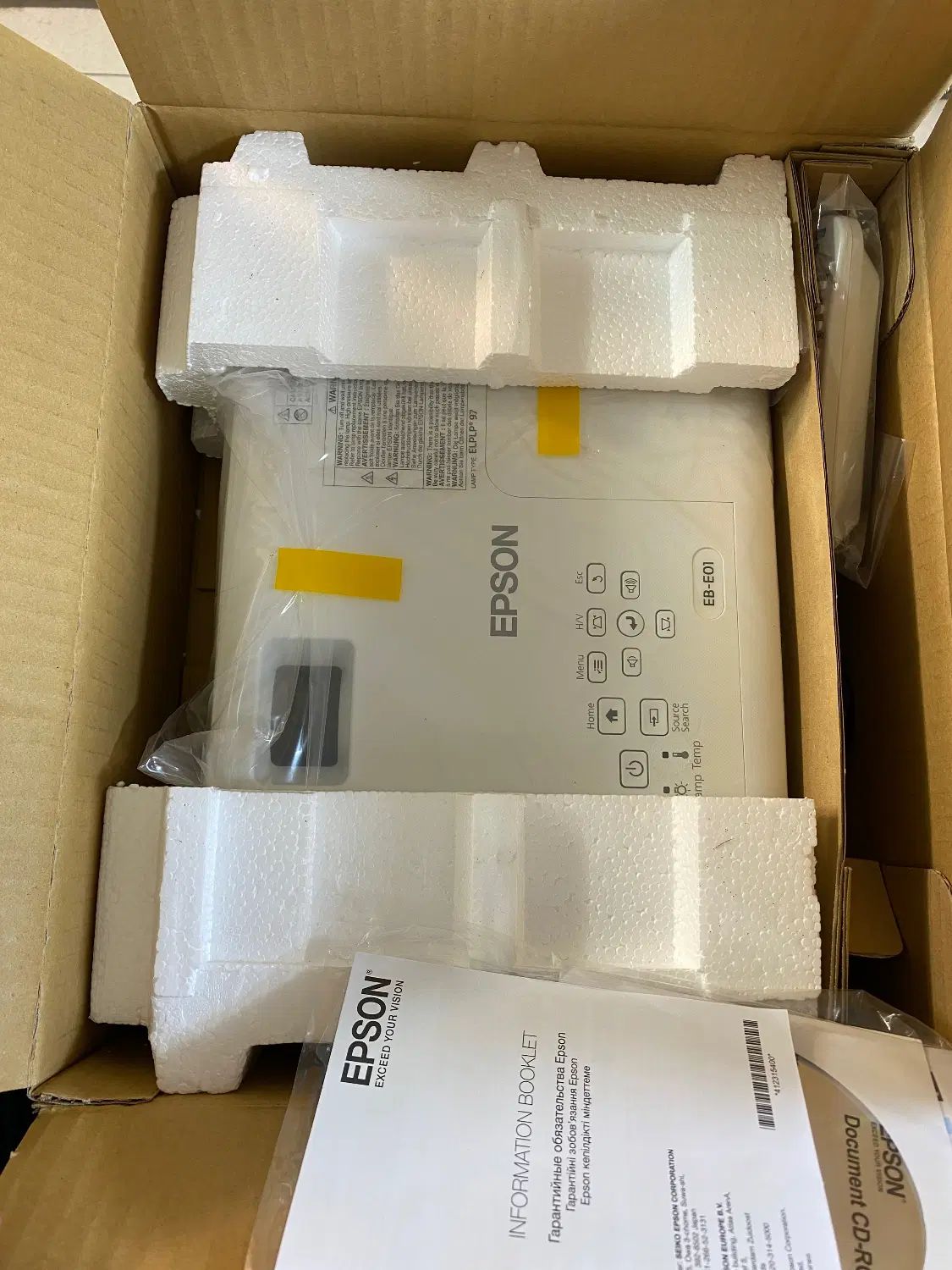 ویدئو پرژکتور EPSON مدل EB-E01|تلویزیون و پروژکتور|تهران, نیاوران|دیوار