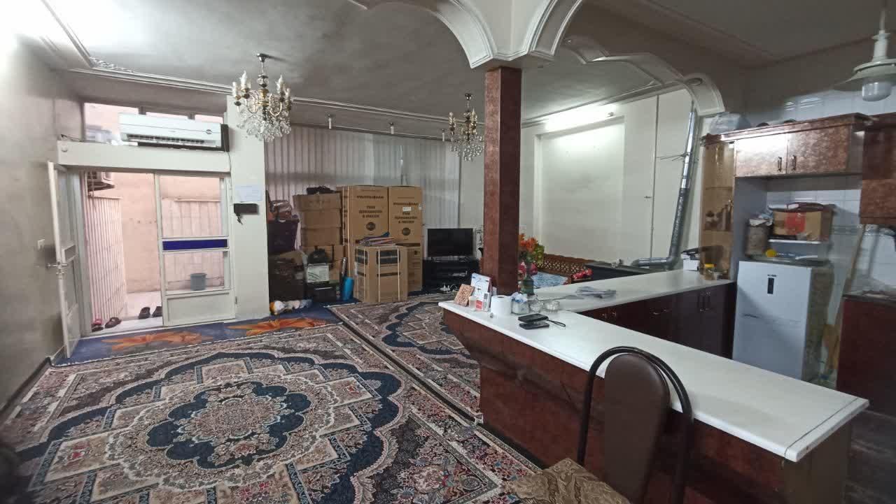 همکف با حیاط اختصاصی چهارراه هشت بهشت قابل تبدیل|اجارهٔ خانه و ویلا|اصفهان, گلزار|دیوار
