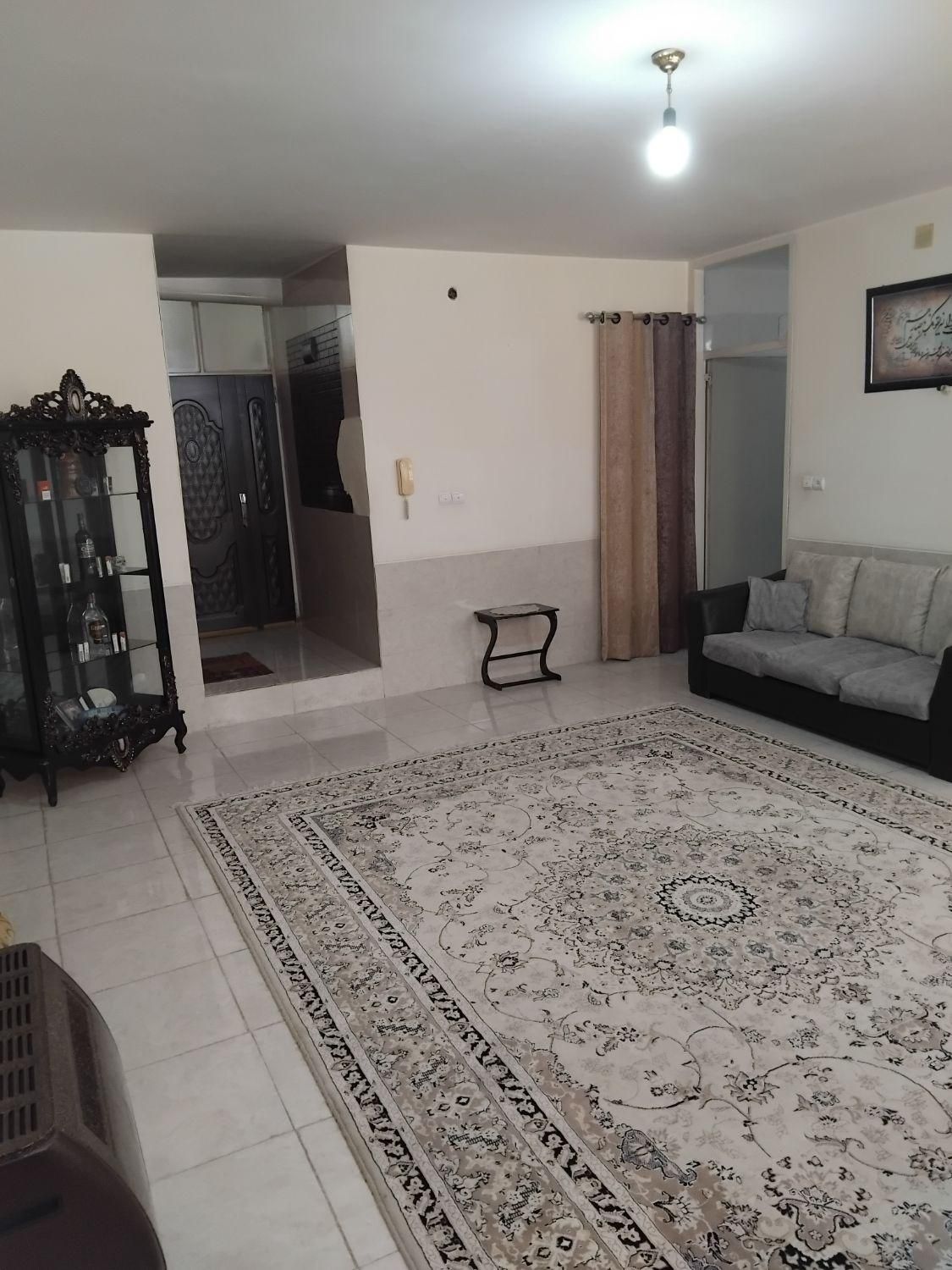 منزل مبله و روزانه شهرک گلدشت حافظ|اجارهٔ کوتاهمدت آپارتمان و سوئیت|شیراز, شهرک گلدشت حافظ|دیوار