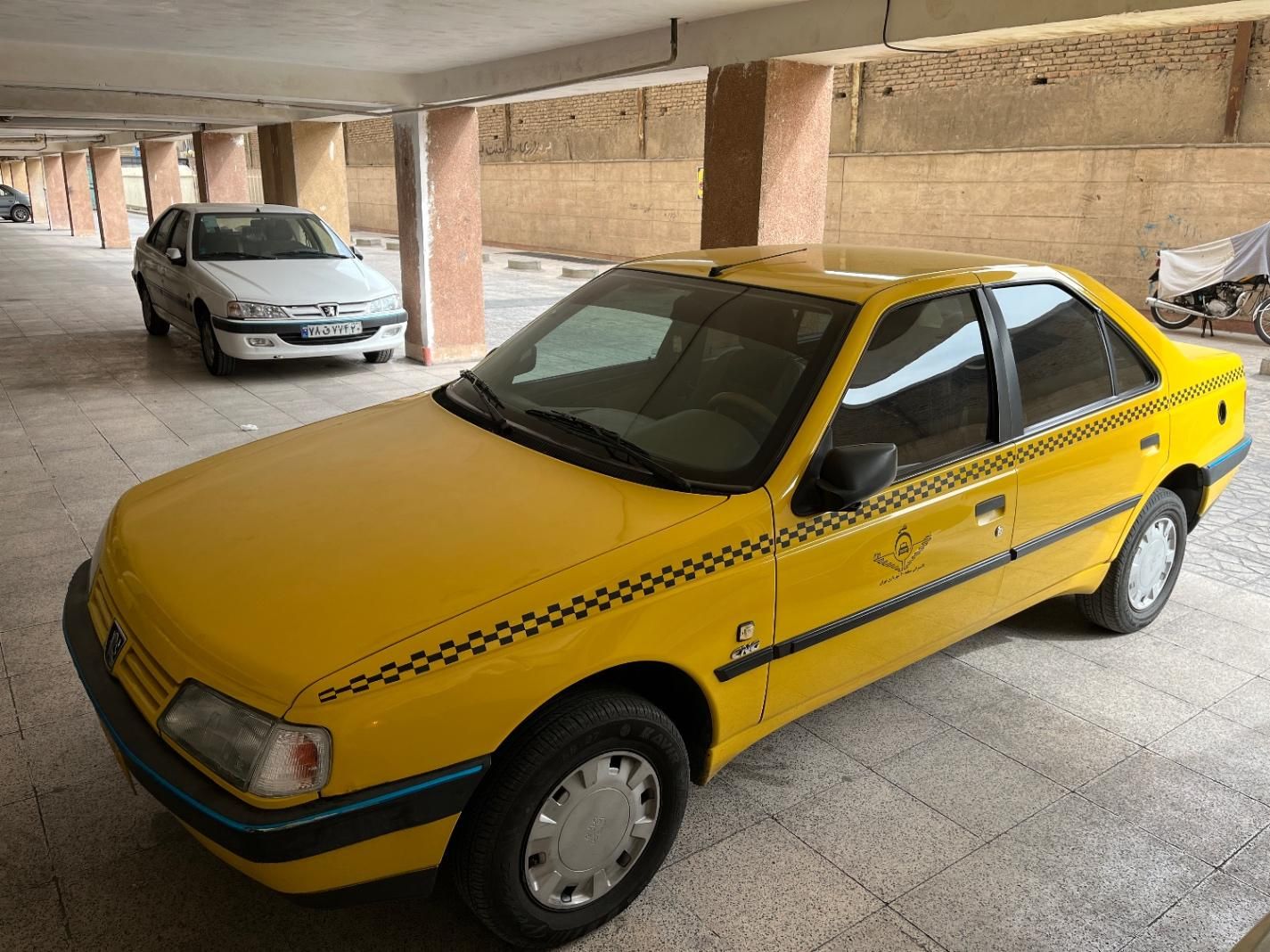پژو 405 GLX گردشی - دوگانه سوز CNG، مدل ۱۳۹۶|خودرو سواری و وانت|تهران, مبارک‌آباد بهشتی|دیوار