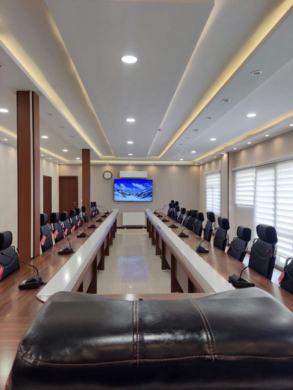 اجاره ساعتی سالن کنفرانس و جلسات|اجارهٔ کوتاه‌مدت دفتر کار و فضای آموزشی|قم, خداکرم|دیوار