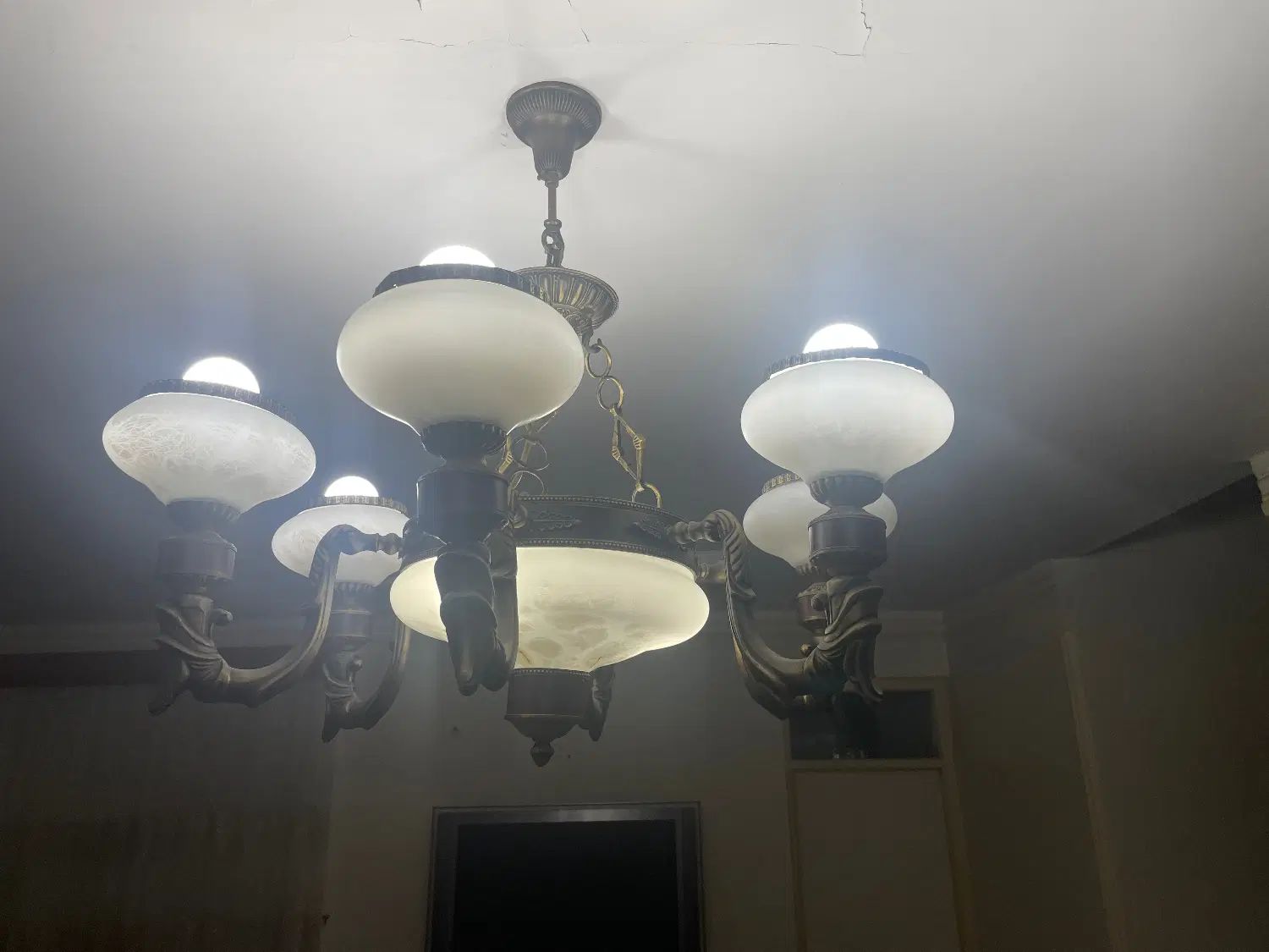 لوستر ۶ شاخه|لوستر و چراغ آویز|رشت, یخسازی|دیوار