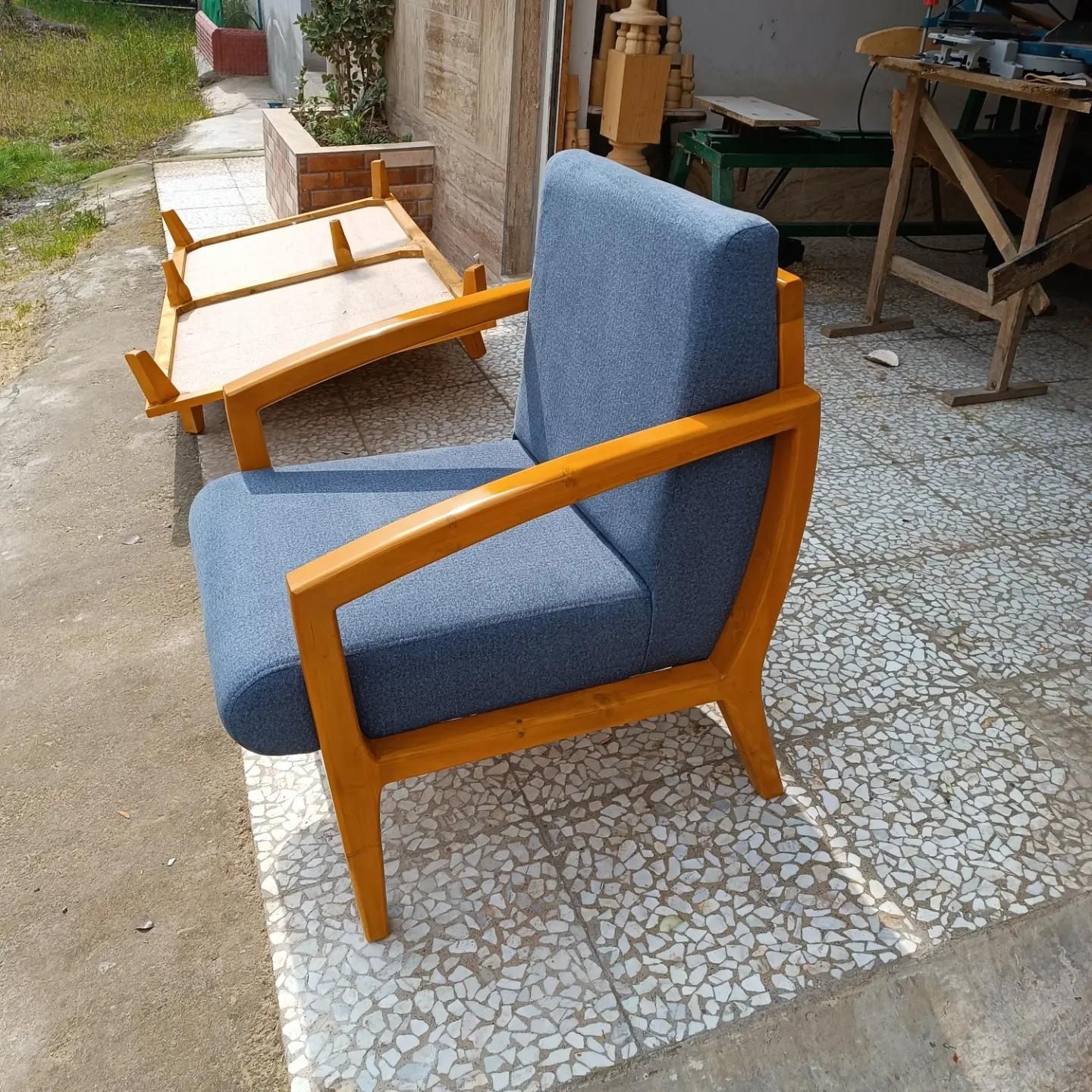 تعمیر و تولید مبل. تبدیل مبل قدیمی به سبک جدید|خدمات پیشه و مهارت|رشت, پیله داربن|دیوار