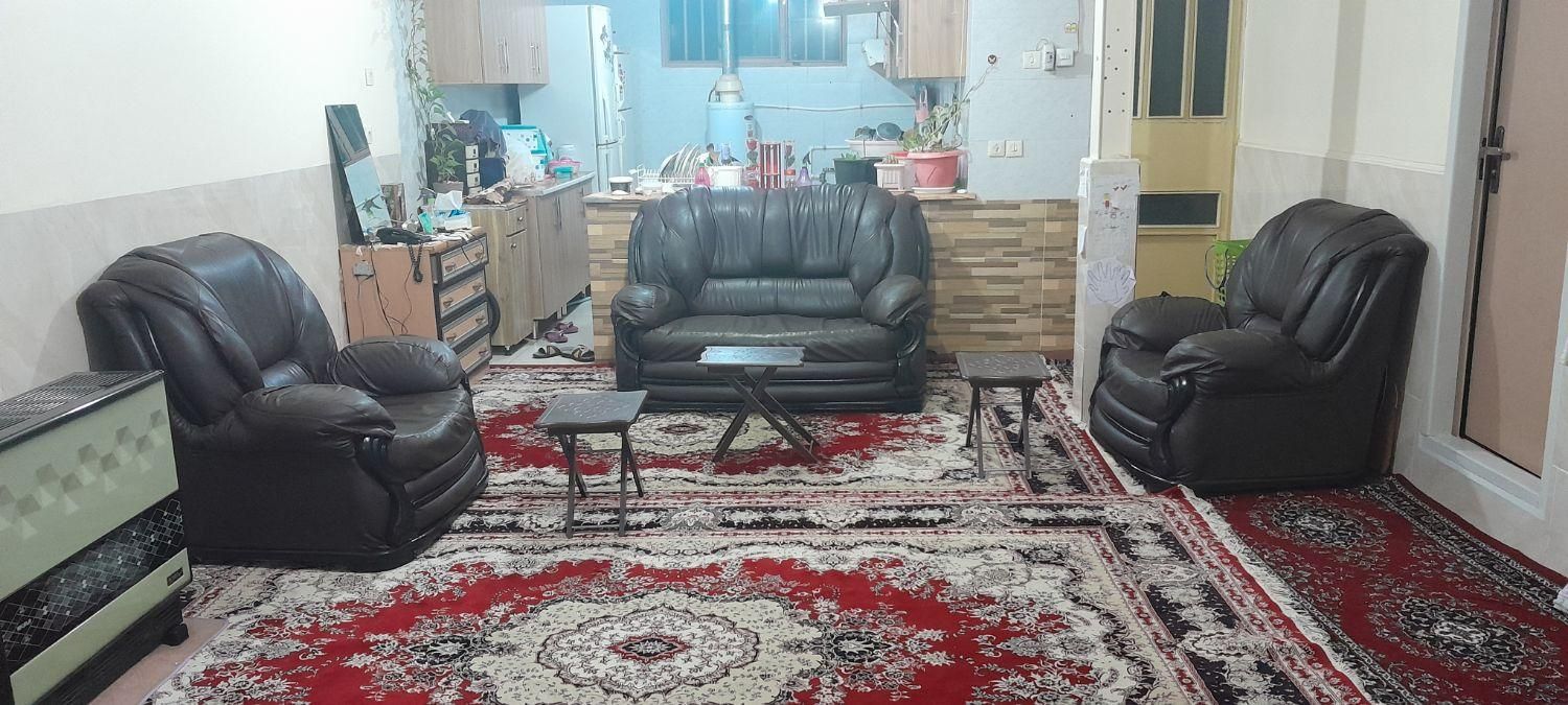 مبل ۴ نفره با۳تا عسلی|مبلمان خانگی و میز عسلی|تهران, قیام‌دشت|دیوار